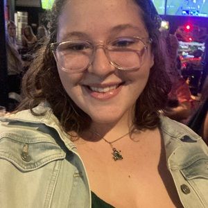 Meet your Posher, Elizabeth